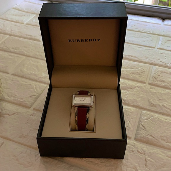 Watch - Picture 2 of 5